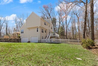 5 Susan Dr in Hopkinton, MA - Building Photo - Building Photo