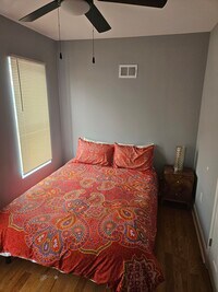 1316 W Lippincott St - 6