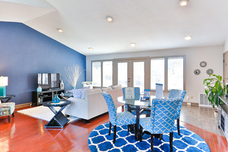 Rise Matthews Pointe in Matthews, NC - Foto de edificio - Interior Photo