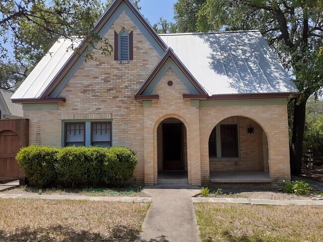 property at 815 Christopher St