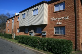 The Courtyard at Monroe in Memphis, TN - Building Photo - Building Photo