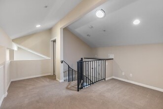 27112 Sugar Pine Dr in Lake Arrowhead, CA - Building Photo - Building Photo