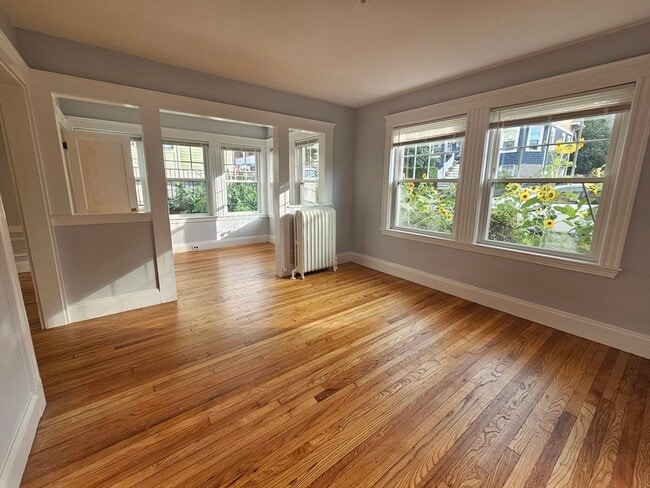 360 Beech St, Unit 1 in Boston, MA - Foto de edificio - Building Photo