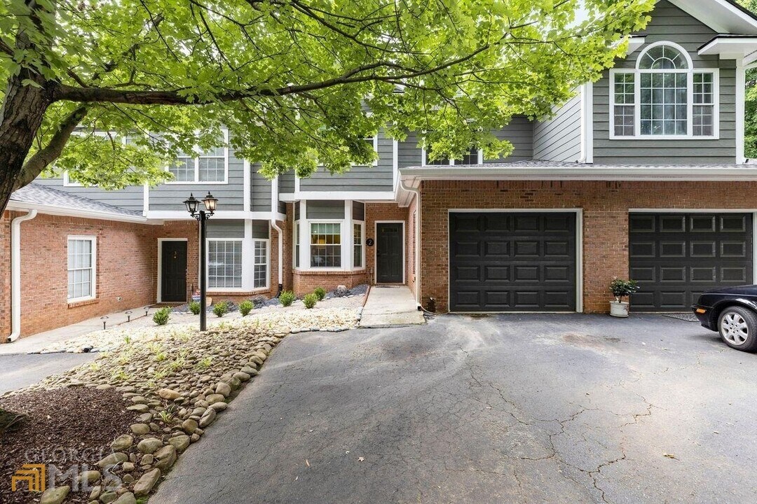 2680 Pine Tree Rd NE-Unit -2 in Atlanta, GA - Building Photo