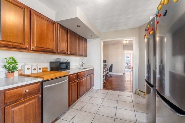 50 Monmouth St, Unit 2 in Boston, MA - Building Photo - Building Photo