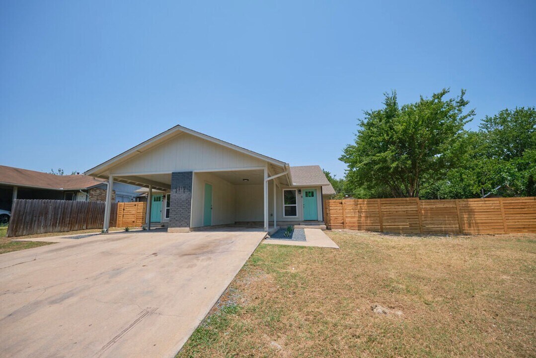 6710 Aries Ln in Austin, TX - Building Photo