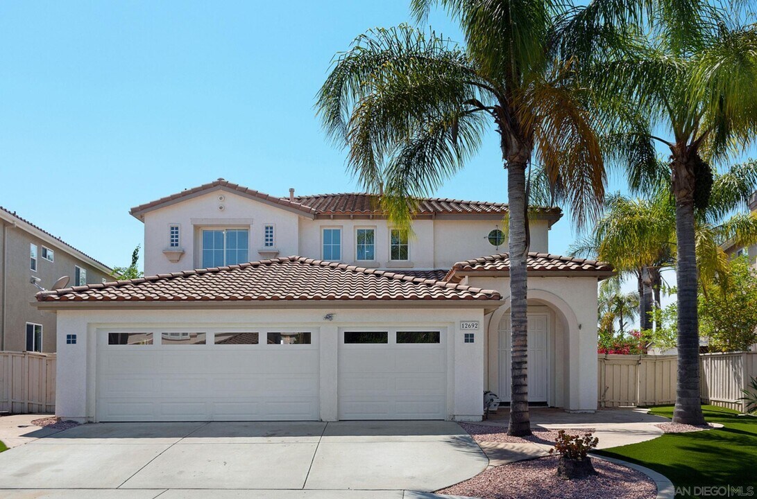 12692 Belle Fleur Way in San Diego, CA - Building Photo