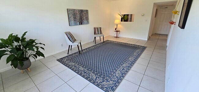 5031 W Oakland Park Blvd, Unit 105 in Lauderdale Lakes, FL - Building Photo - Building Photo