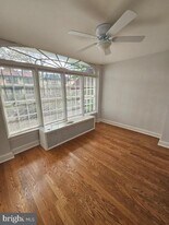 409 W Mt Airy Ave in Philadelphia, PA - Building Photo