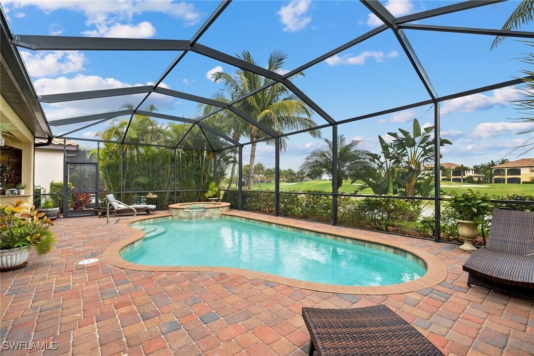 28529 Westmeath Ct in Bonita Springs, FL - Foto de edificio
