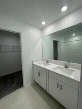 11531 Radiant Shr Lp in San Antonio, FL - Building Photo - Building Photo
