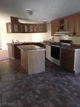 5601 Vicki Ann Rd in Pahrump, NV - Building Photo - Building Photo