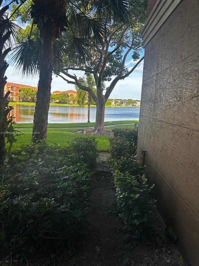 4602 SW 160th Ave in Miramar, FL - Building Photo - Building Photo