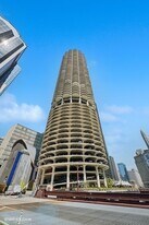 300 N State St in Chicago, IL - Building Photo