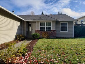 2966 Sprague St in Port Orchard, WA - Building Photo - Building Photo