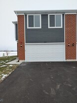 1241 Gillespie Ln in Yorkville, IL - Building Photo