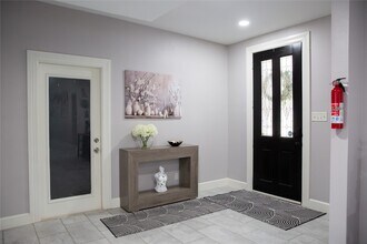 12218 Hillcroft St in Houston, TX - Building Photo - Building Photo