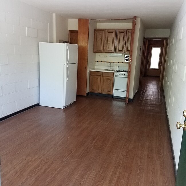 28 E Stewart Rd in Columbia, MO - Foto de edificio - Building Photo