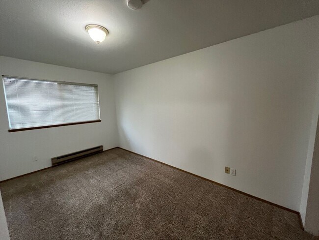 property at 9227 Interlake Ave N