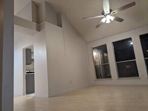 7322 Park West Dr in San Antonio, TX - Foto de edificio - Building Photo