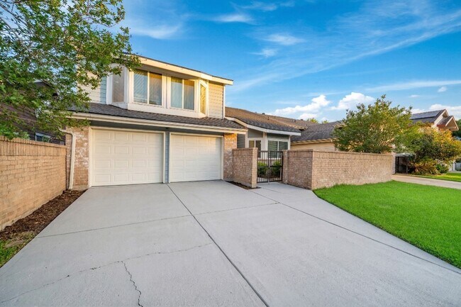 13619 Braeswest Dr in Houston, TX - Foto de edificio - Building Photo