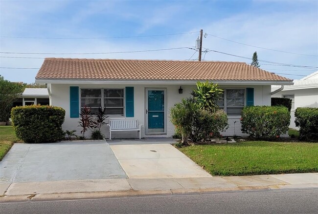 property at 4470 Mainlands Blvd W