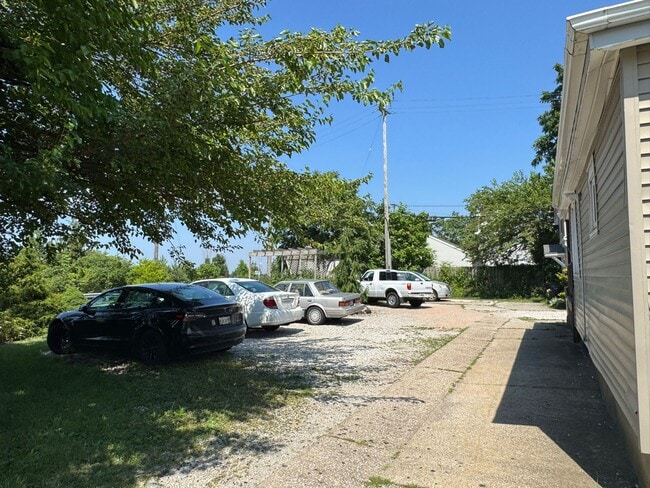 3153 W 106th St, Unit upstairs