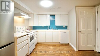 26 Belton Blvd in St Catharines, ON - Building Photo