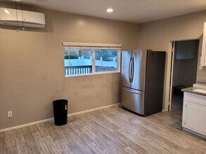 605 18th St in Paso Robles, CA - Foto de edificio - Building Photo