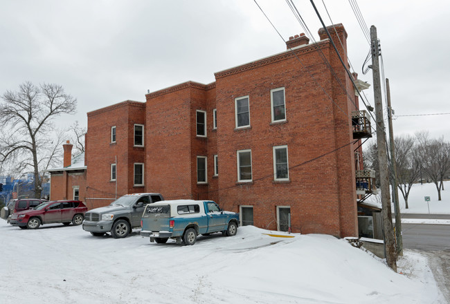 Parkview Apartments in Edmonton, AB - Building Photo - Building Photo