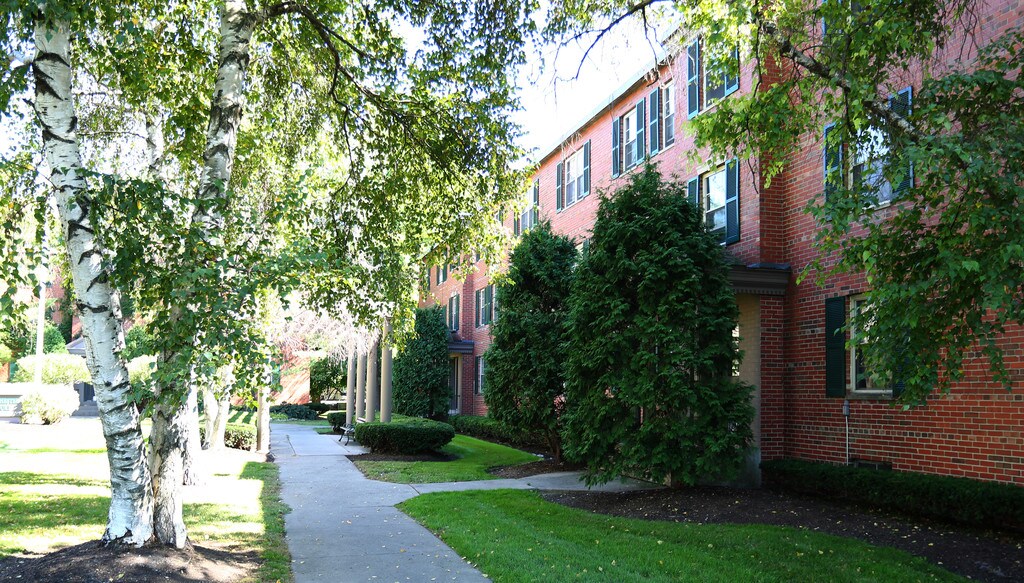 Rugby Square Apartments in Syracuse, NY