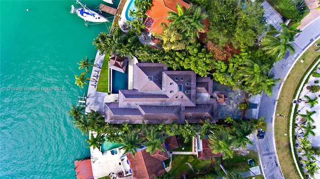 property at 14 W San Marino Dr