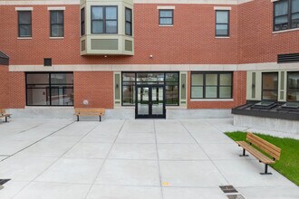 The Michael E. Haynes Arms in Boston, MA - Foto de edificio - Building Photo