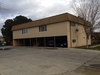 307 S Vanderhurst Ave in King City, CA - Foto de edificio - Building Photo