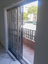 4841 NW 7th St, Unit 109-4 in Miami, FL - Foto de edificio - Building Photo