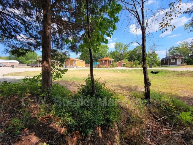 302 Carson Cir in Gun Barrel City, TX - Building Photo - Building Photo