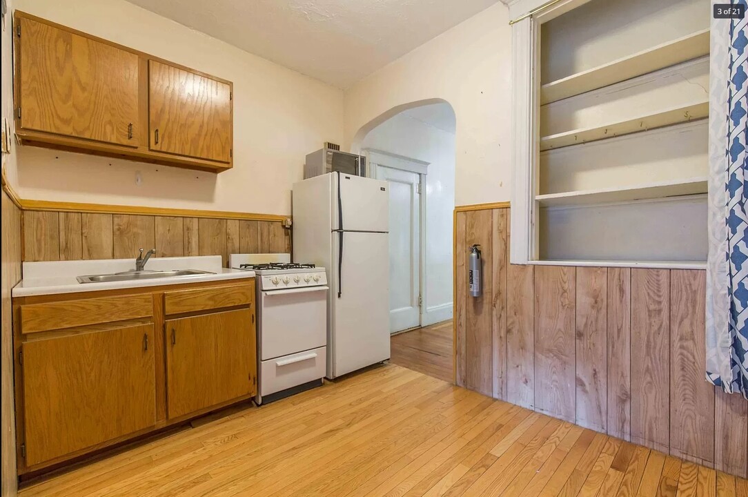 28 Myrtle St, Unit 3 in Boston, MA - Building Photo