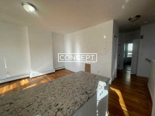 181 Washington St, Unit 3 in Chelsea, MA - Building Photo - Building Photo