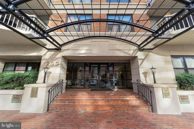 1200 Braddock Pl in Alexandria, VA - Building Photo - Building Photo