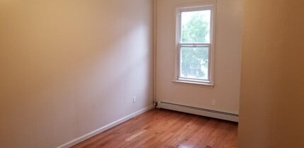 39 Bowers St in Jersey City, NJ - Building Photo - Building Photo