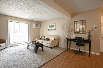 Homestead Apartments in East Lansing, MI - Building Photo - Building Photo