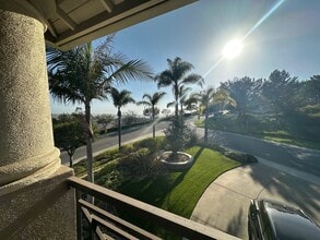 790 Corte Viento in Camarillo, CA - Foto de edificio - Building Photo
