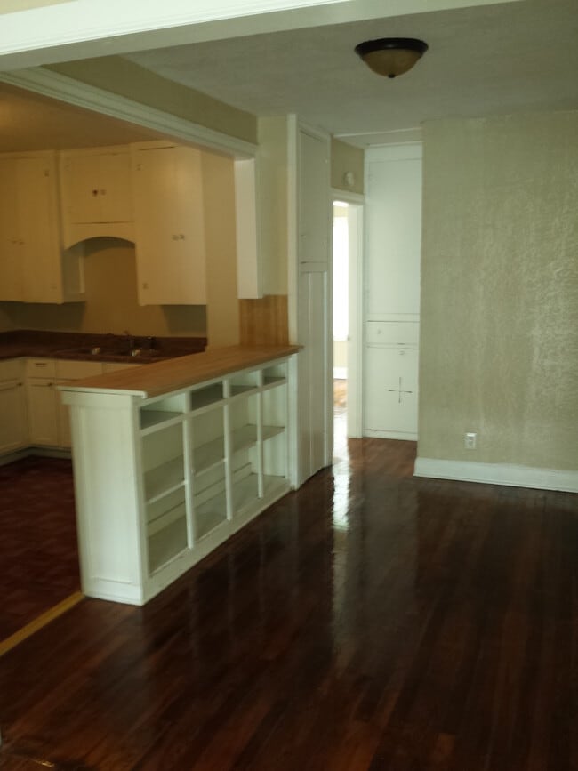 3143 Magnolia, Unit b, in Corpus Christi, TX - Foto de edificio - Building Photo