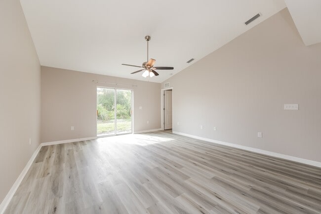 9173 Aegean Cir in Lehigh Acres, FL - Building Photo - Building Photo