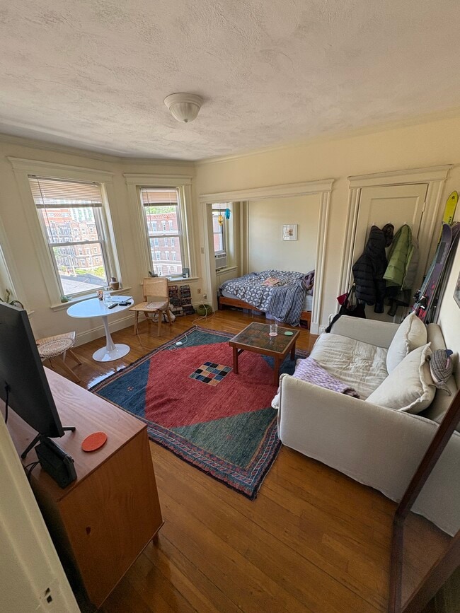 35 Queensberry St, Unit 46