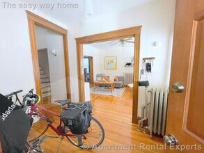 88 Bristol Rd, Unit 1R in Medford, MA - Foto de edificio - Building Photo