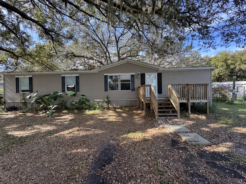 237 Temple Cir W in Winter Haven, FL - Building Photo