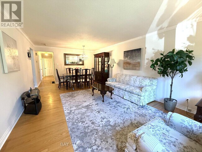 84 Shaughnessy Blvd in Toronto, ON - Building Photo - Building Photo