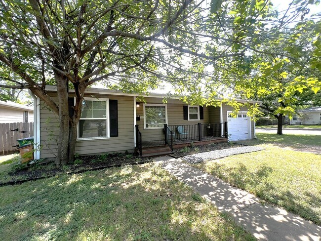 1311 Aggie Ln in Austin, TX - Building Photo - Building Photo