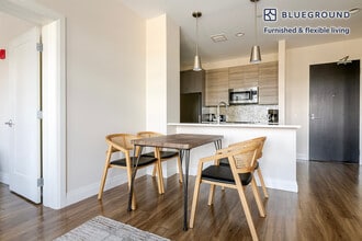 28 Austin St in Newton, MA - Building Photo - Building Photo